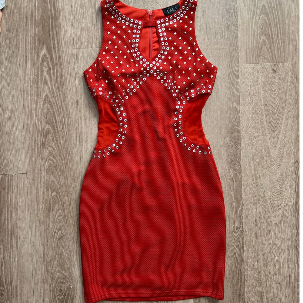 Duo Small Red/Orange Fitted Sleeveless Dress With Silver/Gold Embellishments